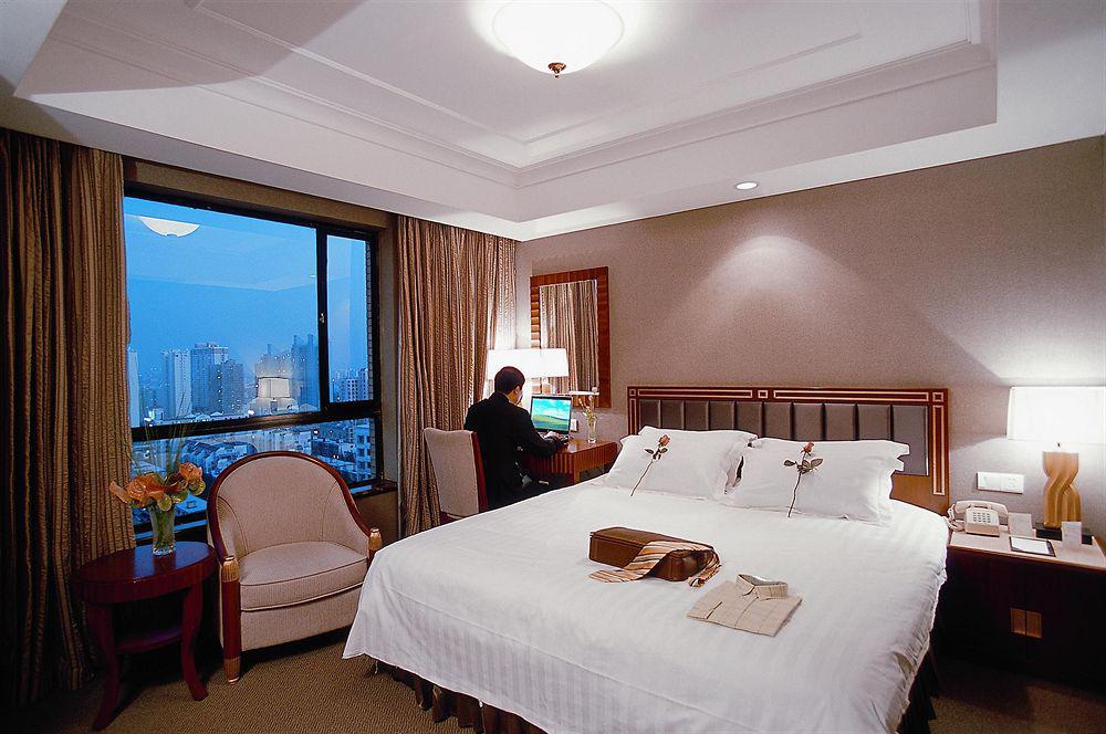 Shanghai Everbright International Hotel Habitación foto